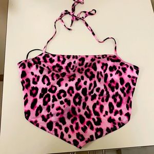 NWOT tie back triangle cut crop top